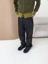 マコレザーコーティングワイドパンツ