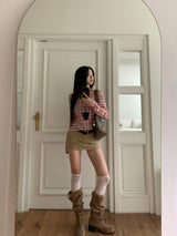 チェリーレッドチェクオフショルダーシャーリングスリムフィットロングスリーブTシャツ (Red)