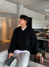 Urban Lambs Wool Overfit V-Neck Knit