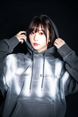 コラボレーションオーバーフィットピグメントフーディ | 愛美 × BLACKBLOND