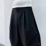Side-Studded Pleated Baggy Shorts