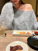 [MADE] ELLEN WOOL UNBALANCED OFF-SHOULDER KNIT