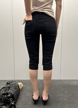 Shy Black Capri Jeans