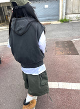レオピグメントフード付きツーウェイベスト