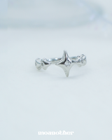 [NMIXX Jiwoo PIck!] Twinkle Cross Ring