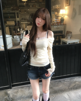 VネックTシャツ