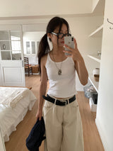 NEEDS SLEEVELESS (4C)