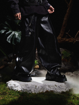 24AW バタフライレストレザートラウザーウィズプリーツシルエット&ディメンショナルテーパードパンツ