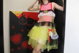 Wear more yellow skirts with light gauze.