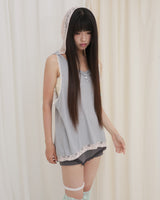 FLORAL LACE DOUBLE HOOD SLEEVELESS / GREY