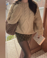 Wool loose cable knit