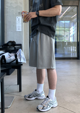 Look Wibird Supima Pigment Bermuda Pin Tuck Shorts