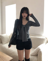 ヒナシャーリングタイリボン長袖Tシャツ