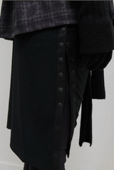 Button Slit Midi Skirt / Black
