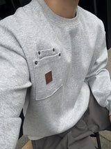 Double pocket patch cropped sweatshirt