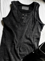 Pigment Dyeing Washing Vintage Muscle Fit Henley Neck Sleeveless Shirt