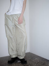 NYLON STUD PINTUCK PANTS (SAND BEIGE)