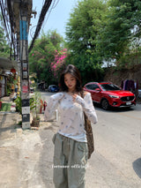 アイテムスパンオフショルダーロングスリーブtシャツ