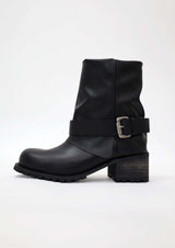 Simple Cover Mid Boots