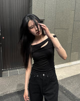 カットアウトストラップTシャツ