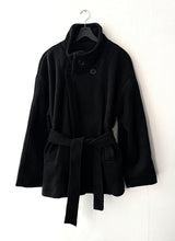 High-neck short strap coat
