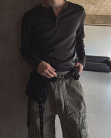 デリマッスルフィットヘンリーネック長袖Tシャツ