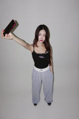 Lace lettering padded sleeveless shirt with a built-in cap