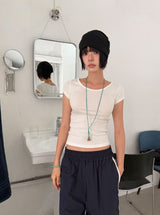BACK BUTTON SLIT TEE