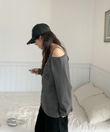 ユトワンオフショルダー Tシャツ