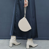 HALF MOON_marsala