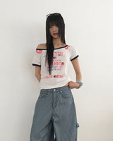 プリーツオフショルダーレタリングプリントカラーリング半袖Tシャツ