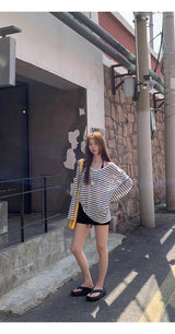 アストリッッピードトップオーバーフィットロングスリーブドTシャツ