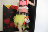 Wear more yellow skirts with light gauze.