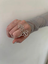 Silver line flower open ring