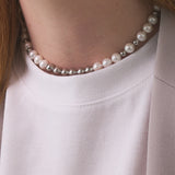 a pearl necklace_CLEF LOW PEARL NEC