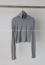 AタートルネッククロップドTシャツ