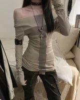 Cross back shoulderless sleeve