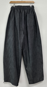 4000SOLD DENIM PINTUCK PANTS