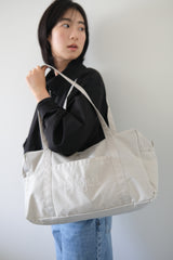 standard duffle bag (light grey)
