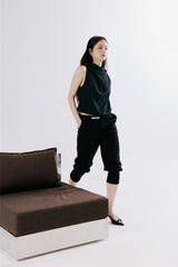 High neck sleeveless top [BLACK]