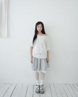 Needle note one shoulder top /white