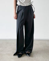 Carbon side buckle wrap slacks
