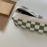 Clam round pencilcase _ Checkerboard celery