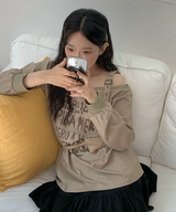 ユトワンオフショルダー Tシャツ
