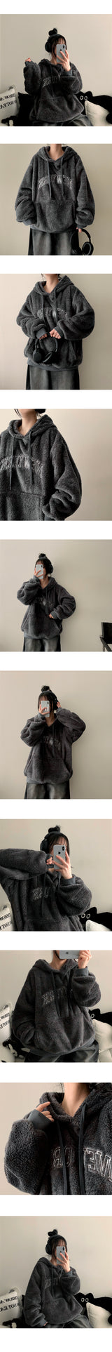 Rugle lettering fur embroidered hoodie