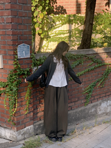 #フリルカラーストラップパフロングスリーブブラウス