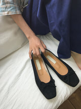 ツム スエード リボン フラットシューズ