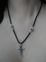 black chic cross necklace | 블랙 체인 장미 십자가 목걸이