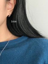 Bold mini earring