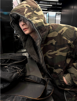 Dark camo semi-crop hooded fur jumper! + dark brown fur trim.